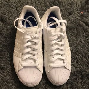 Adidas superstars
